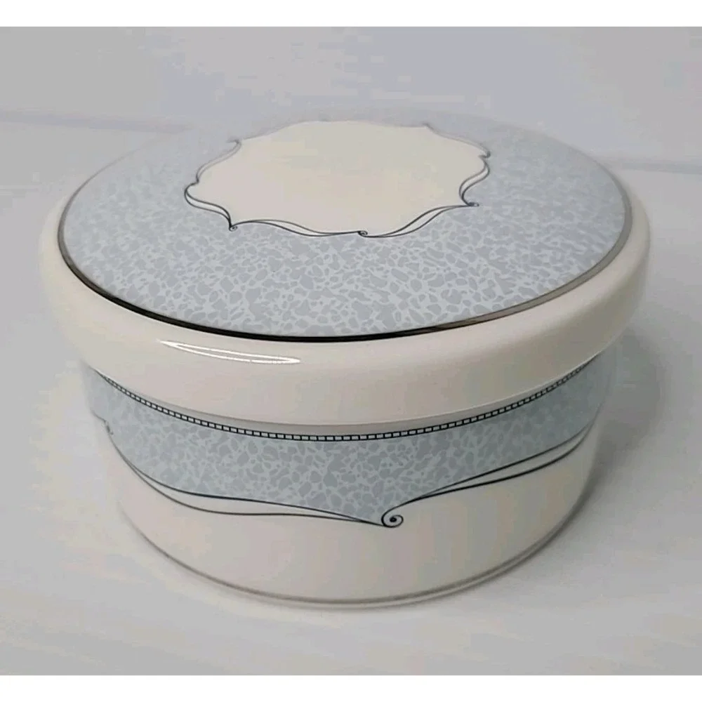 Wedgwood Venice Round Trinket Box Blue White Silver Trim Bone China Nice!